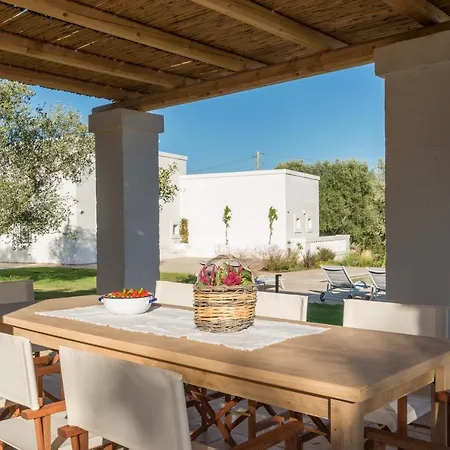 Semesterbostad Pomes